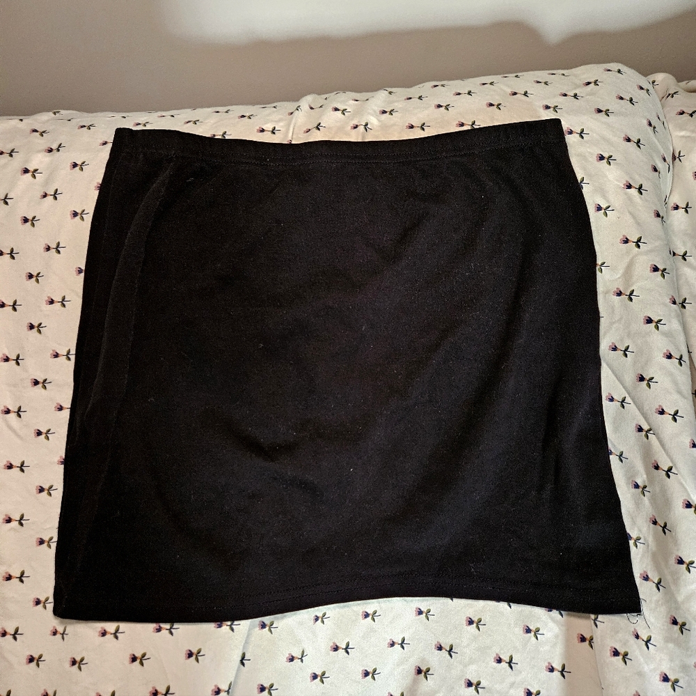 Black Mini Skirt - L